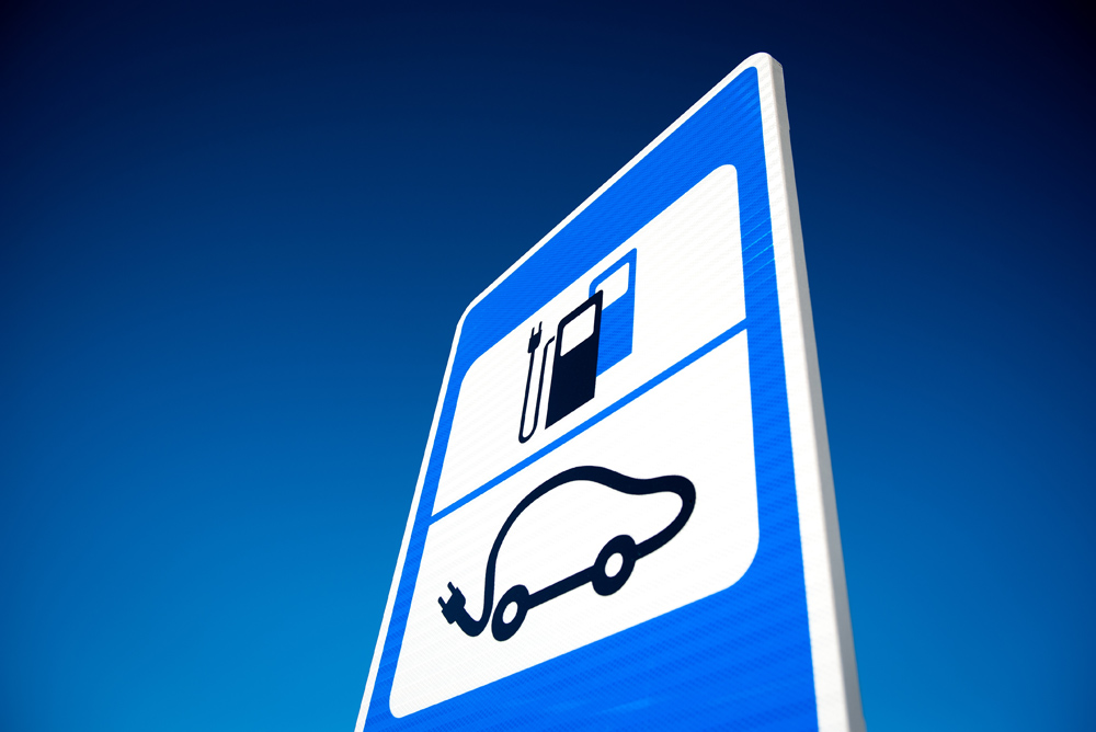 : Infrastructures de recharge pour véhicule électrique : devenez installateur qualifié